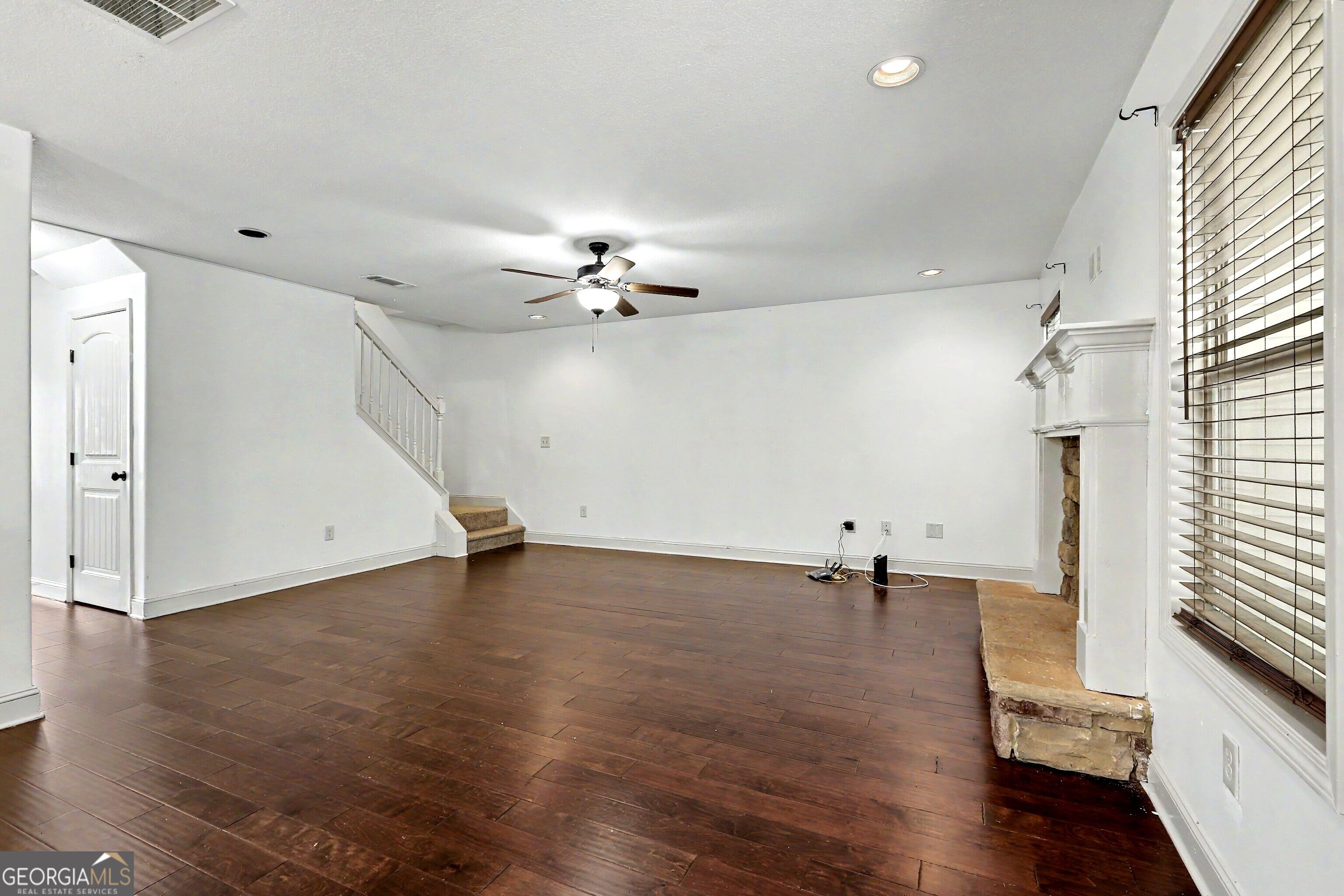 370 Emily Circle Property Photo 12