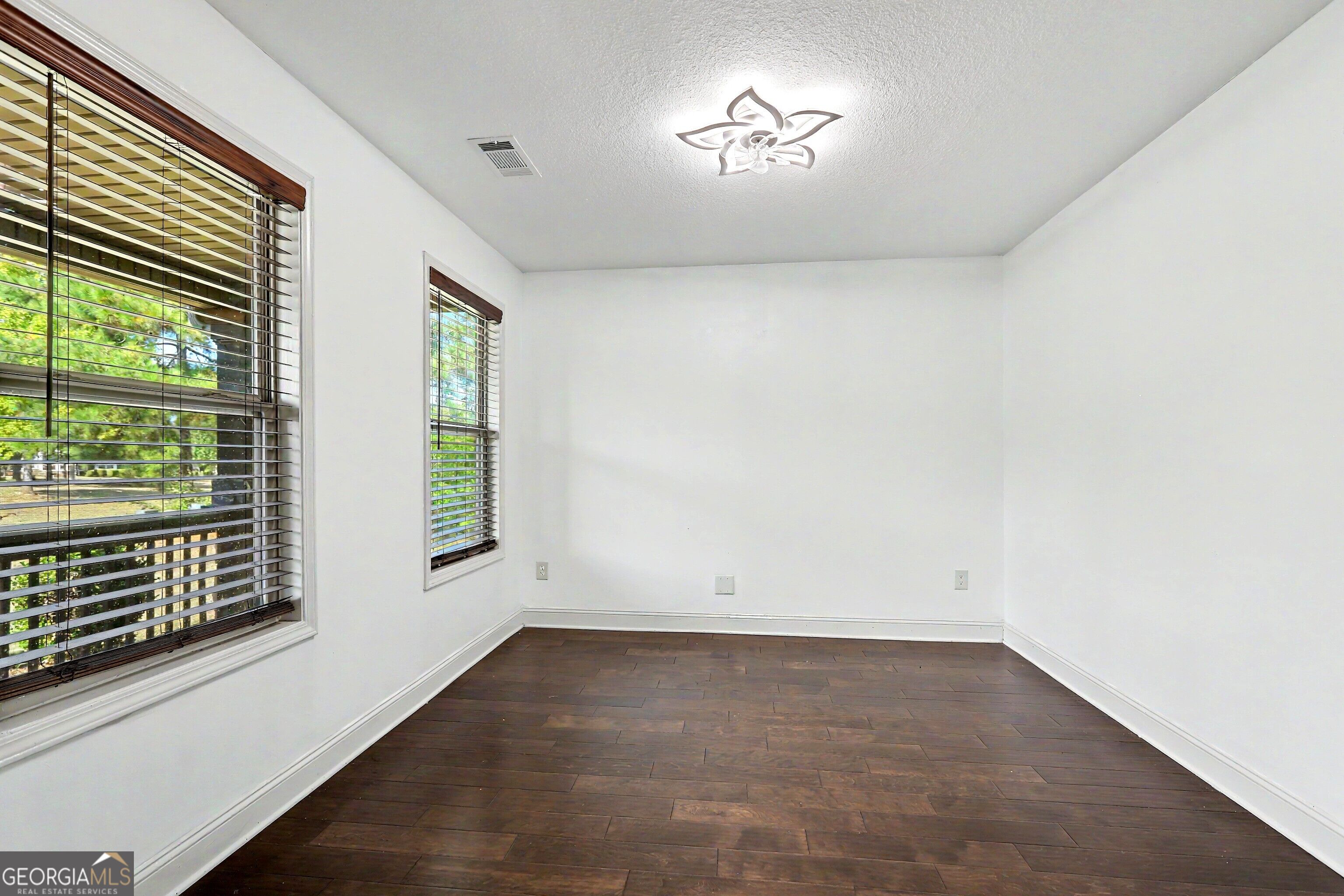 370 Emily Circle Property Photo 22