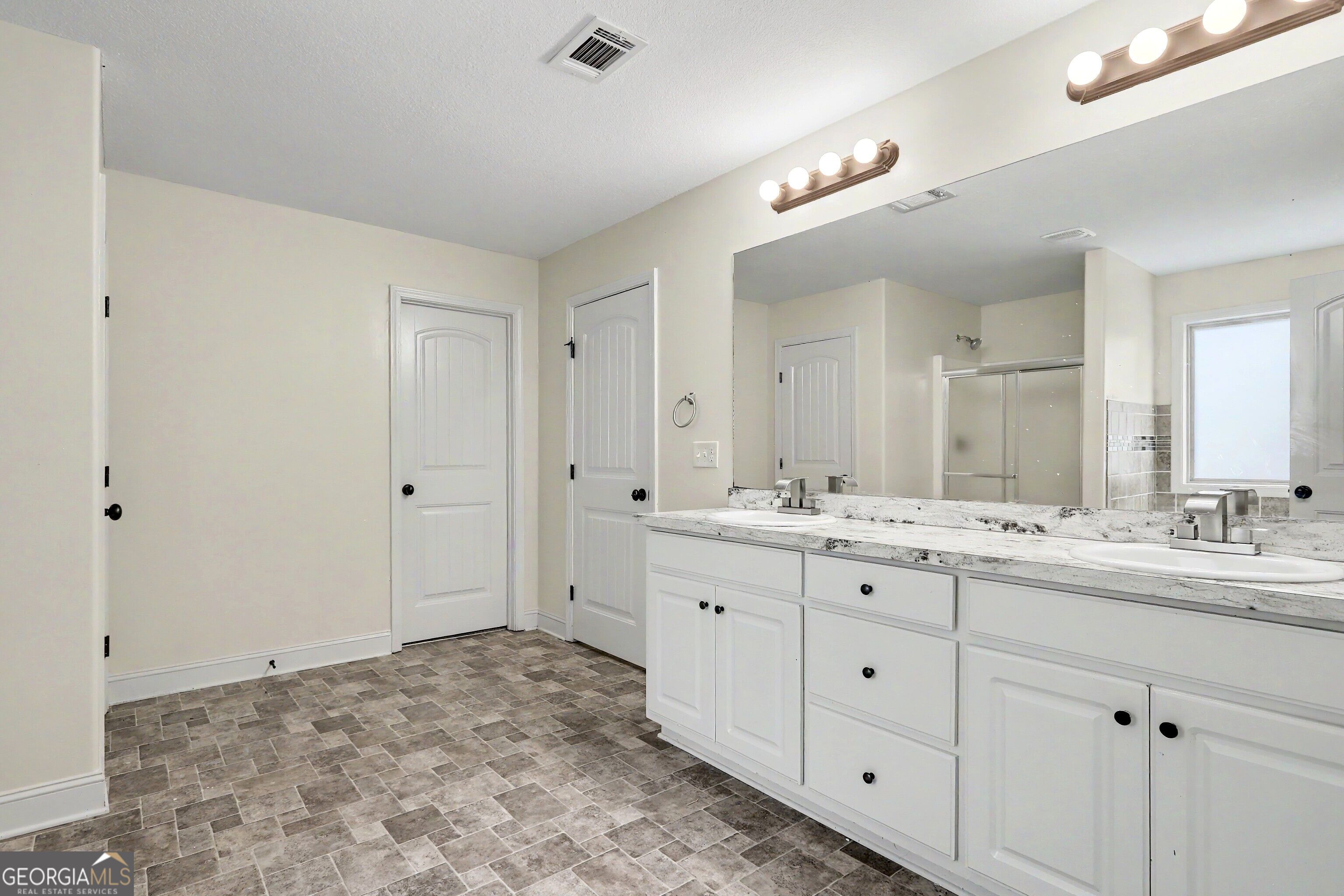 370 Emily Circle Property Photo 33