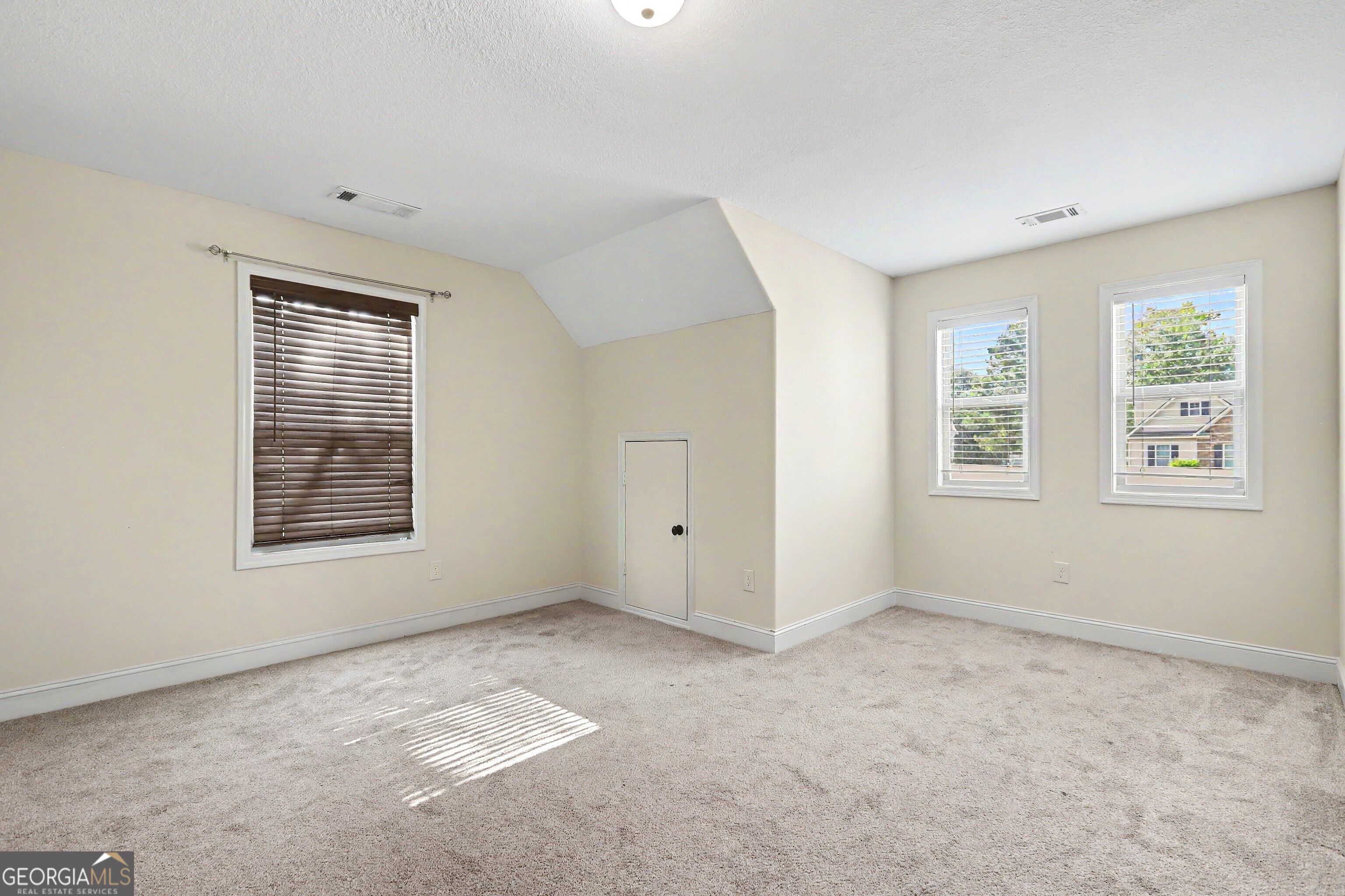 370 Emily Circle Property Photo 44