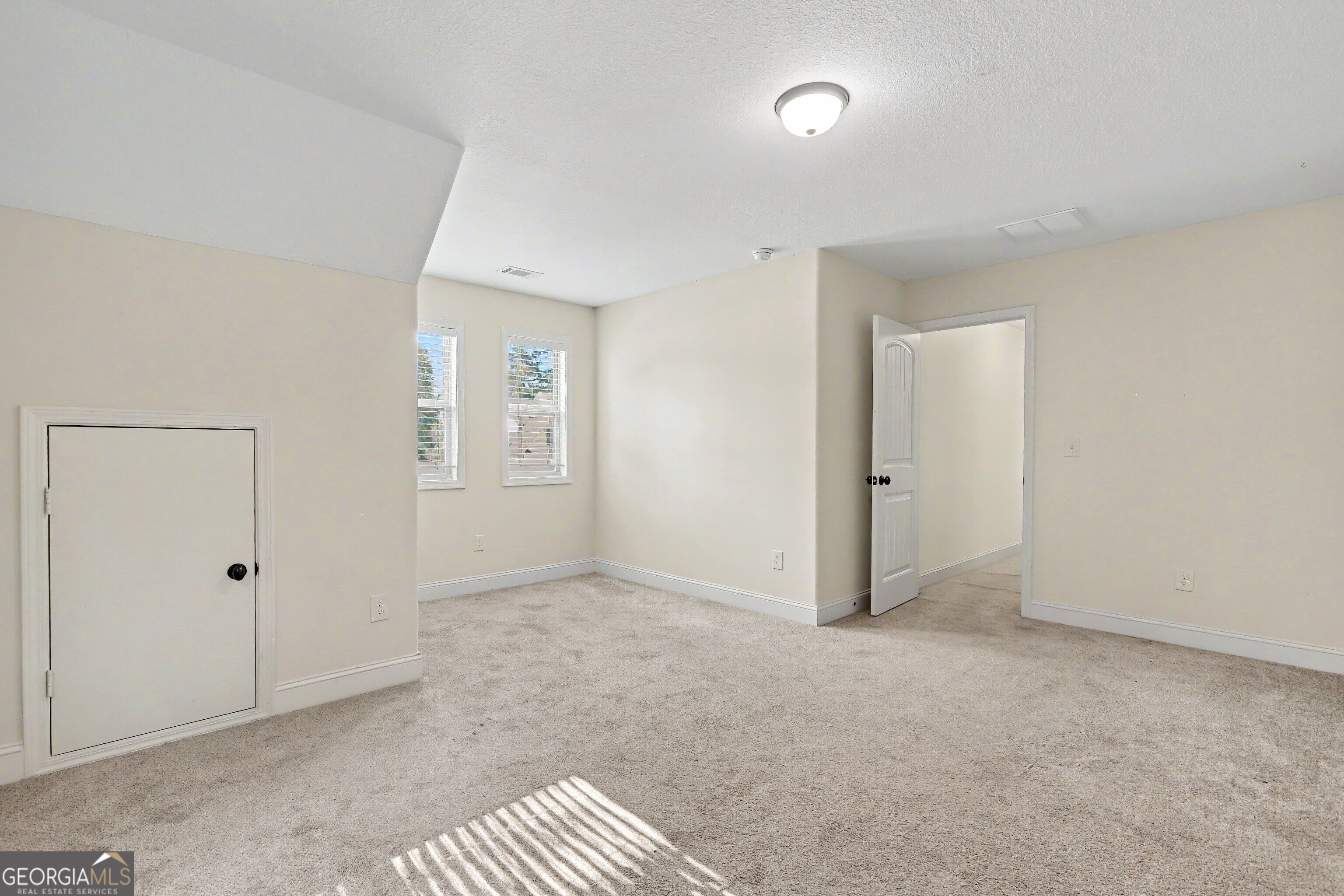 370 Emily Circle Property Photo 45