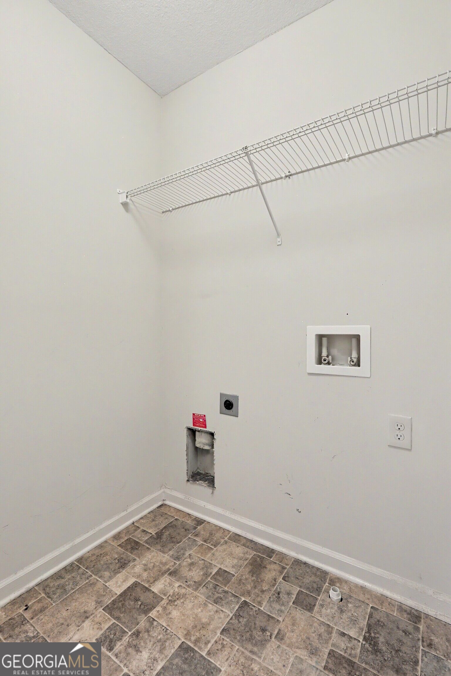 370 Emily Circle Property Photo 46