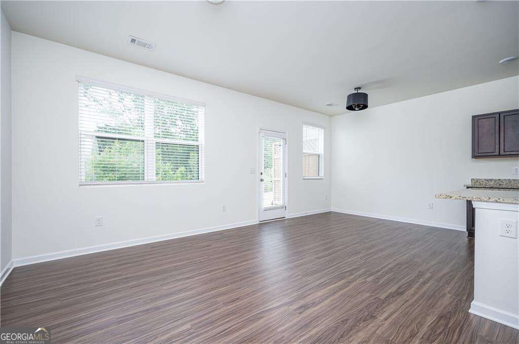 6390 Mountain Home Way Se Property Photo 8