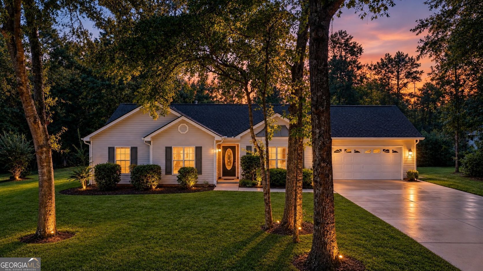 137 Suwanee Court Property Photo 5