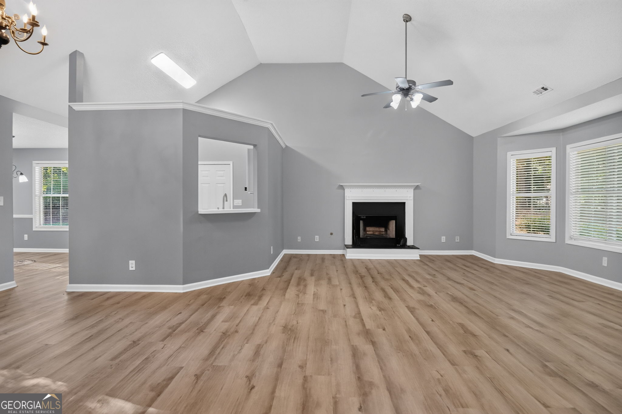 137 Suwanee Court Property Photo 7