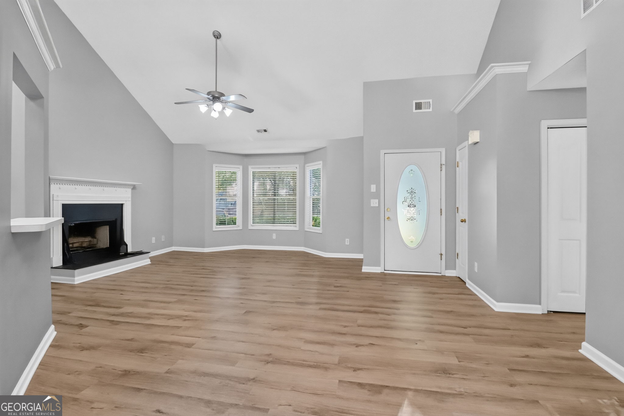 137 Suwanee Court Property Photo 9