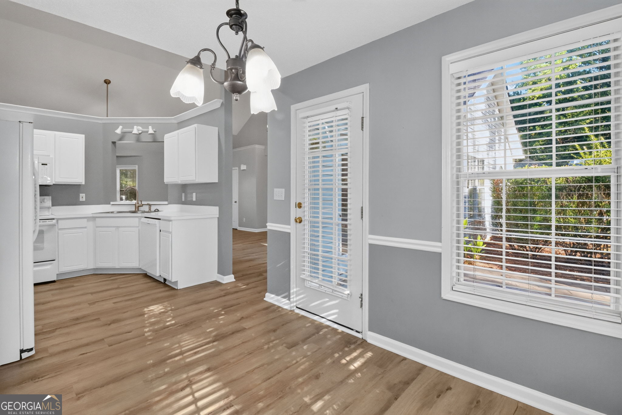 137 Suwanee Court Property Photo 13