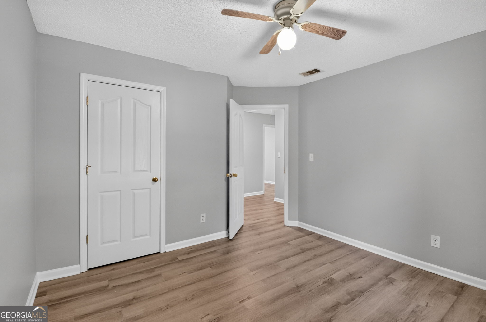 137 Suwanee Court Property Photo 30