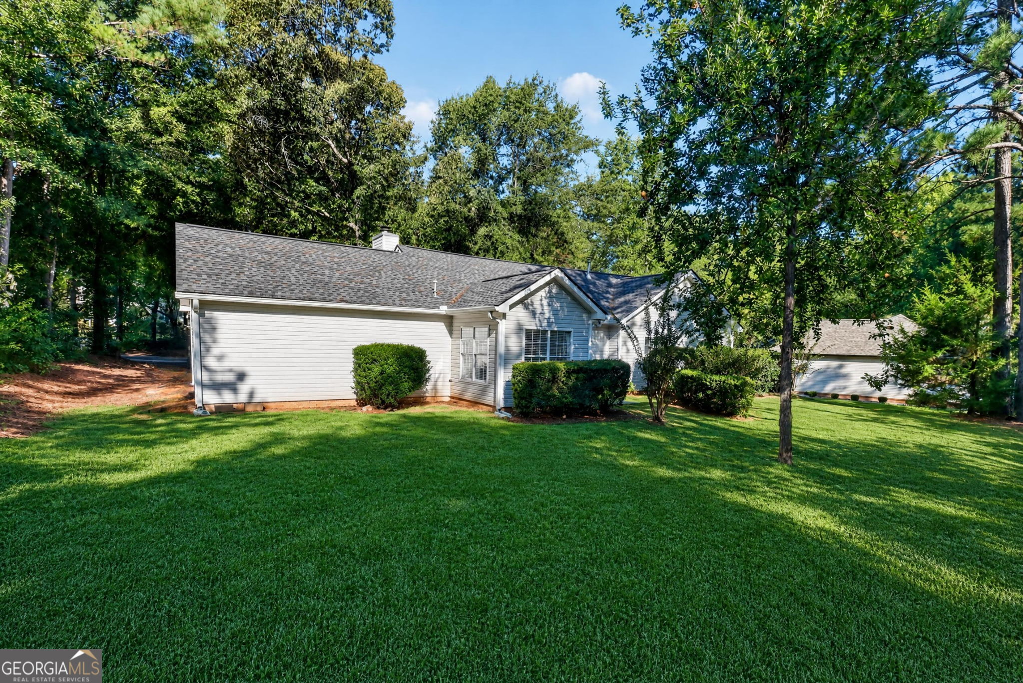 137 Suwanee Court Property Photo 32