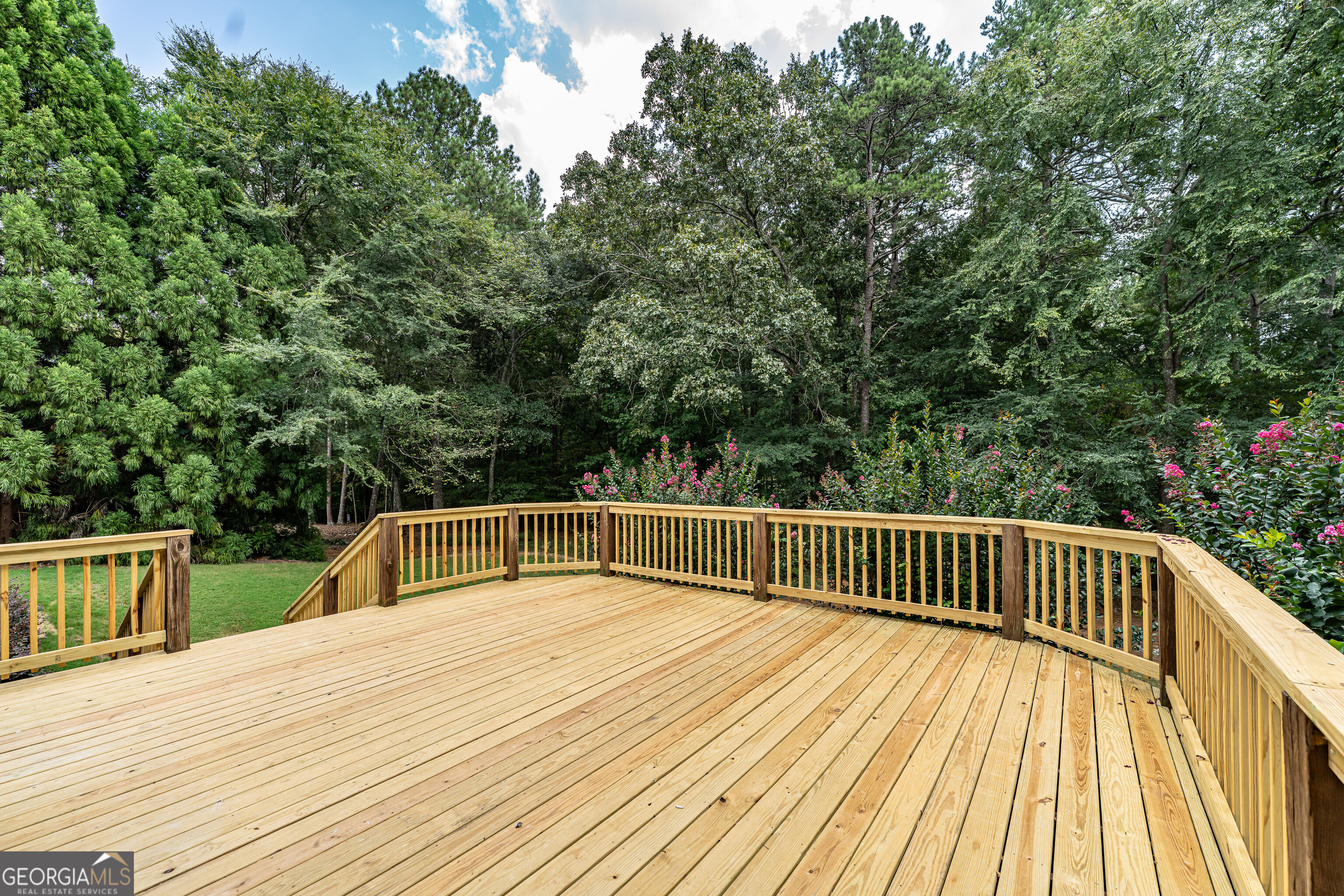 120 S Cloudview Road Se Property Photo 8