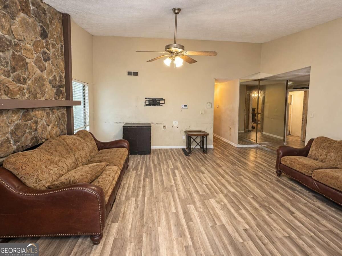 6260 Mozart Drive Property Photo 8