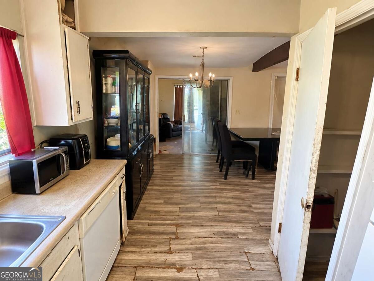 6260 Mozart Drive Property Photo 14