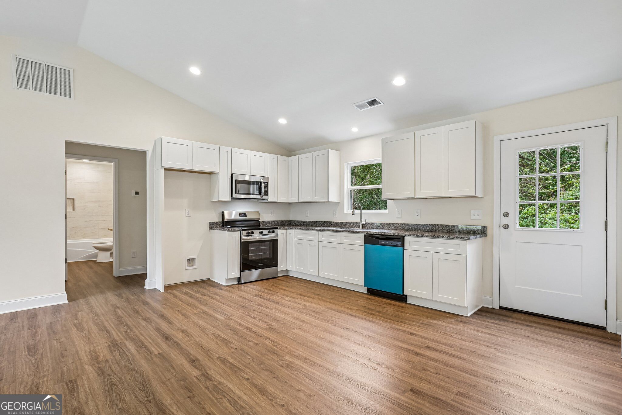 179 Ambrose Drive Property Photo 4