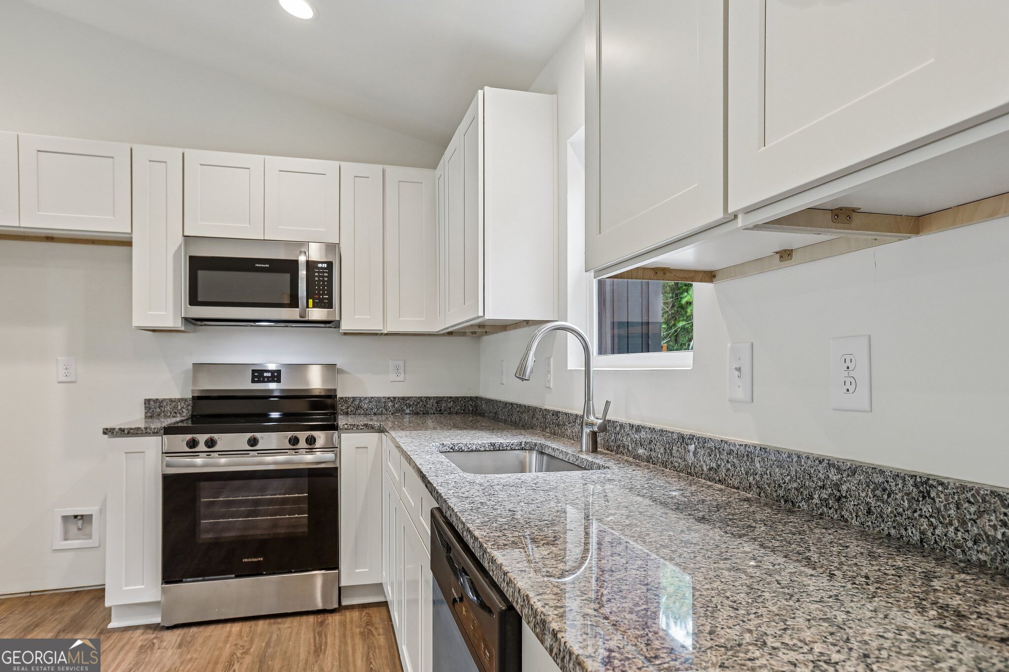 179 Ambrose Drive Property Photo 8