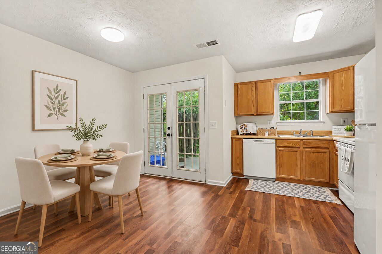 5955 Sherwood Trace Property Photo 8