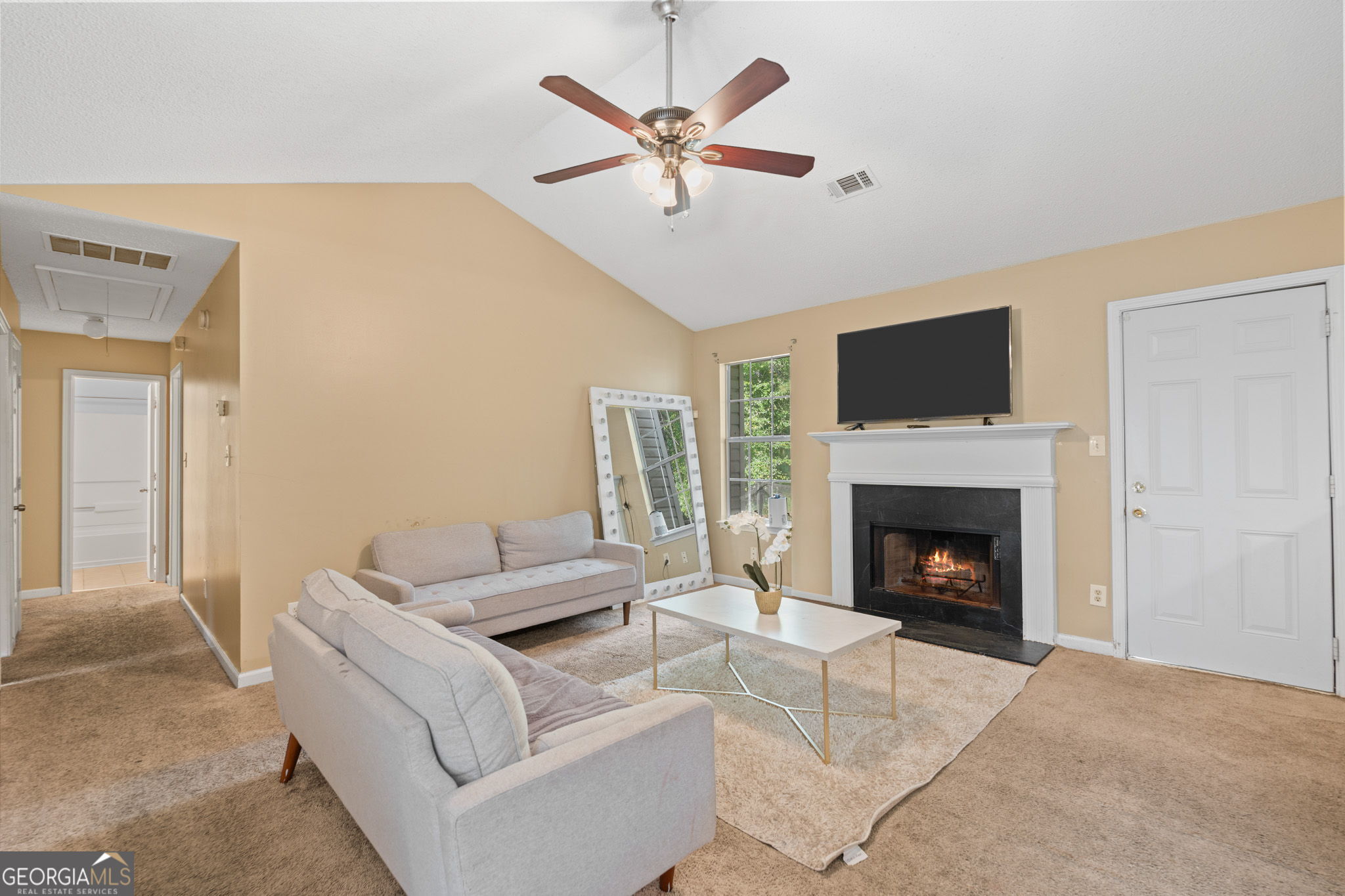 6880 Silver Maple Drive Property Photo 4