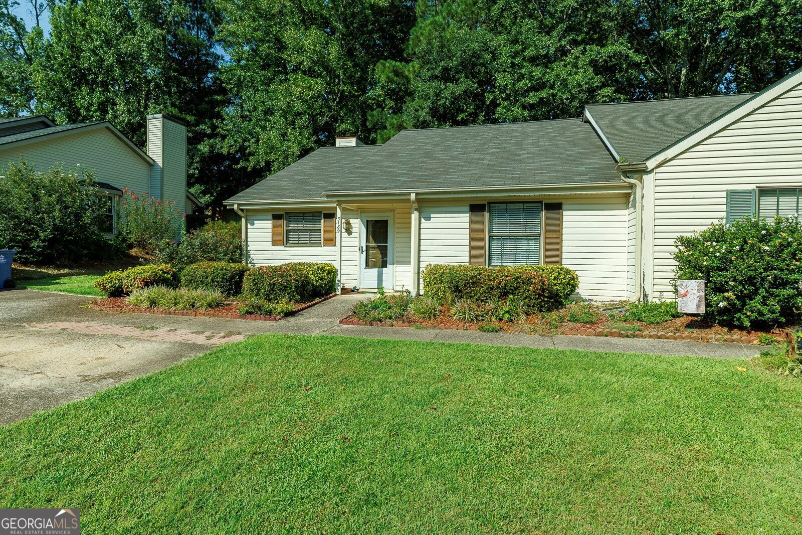 5189 Village Green Way Property Photo 3
