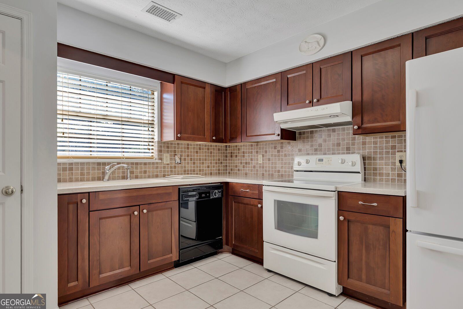 5189 Village Green Way Property Photo 8