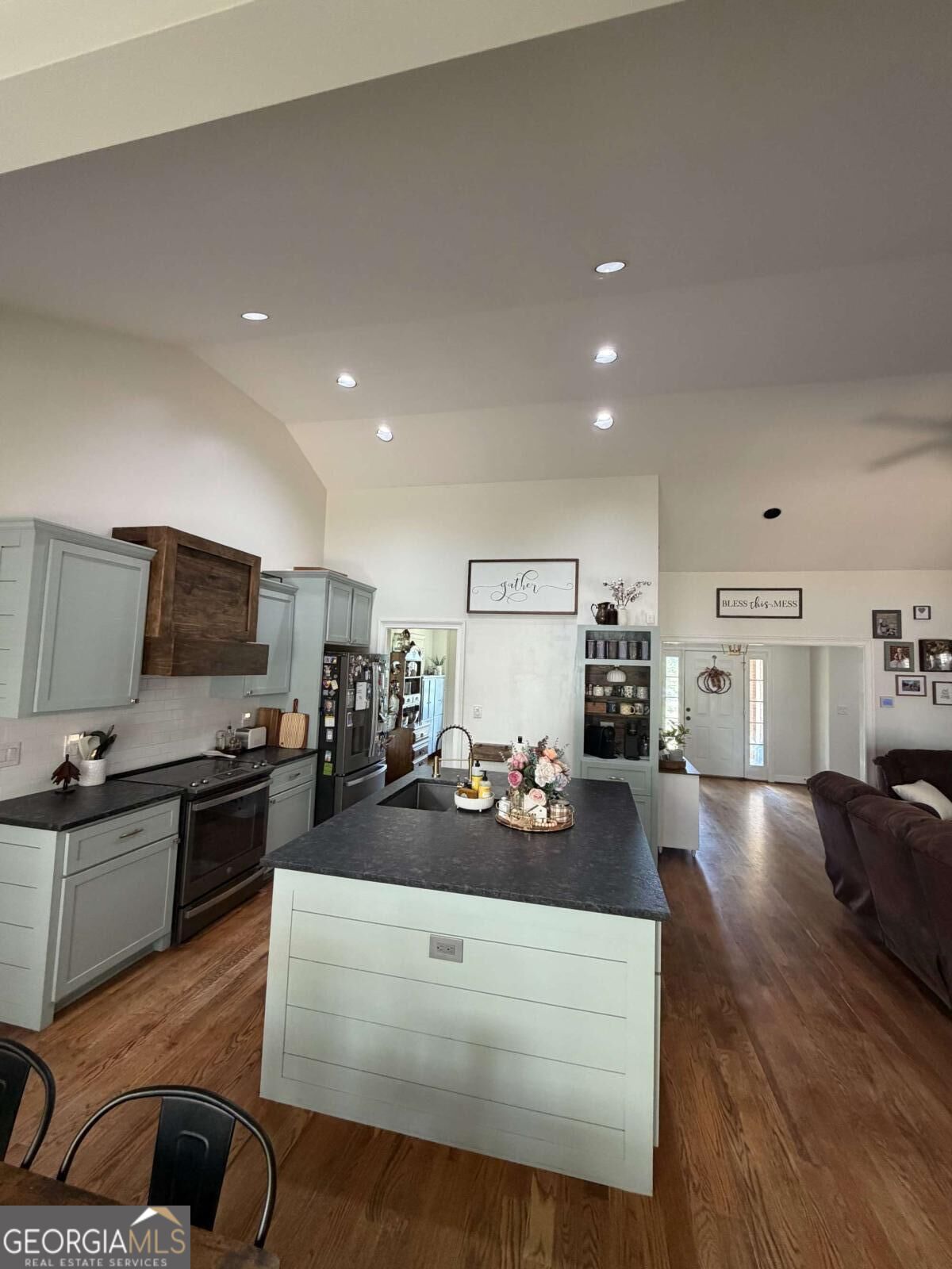 107 Pine Ridge Court Property Photo 8