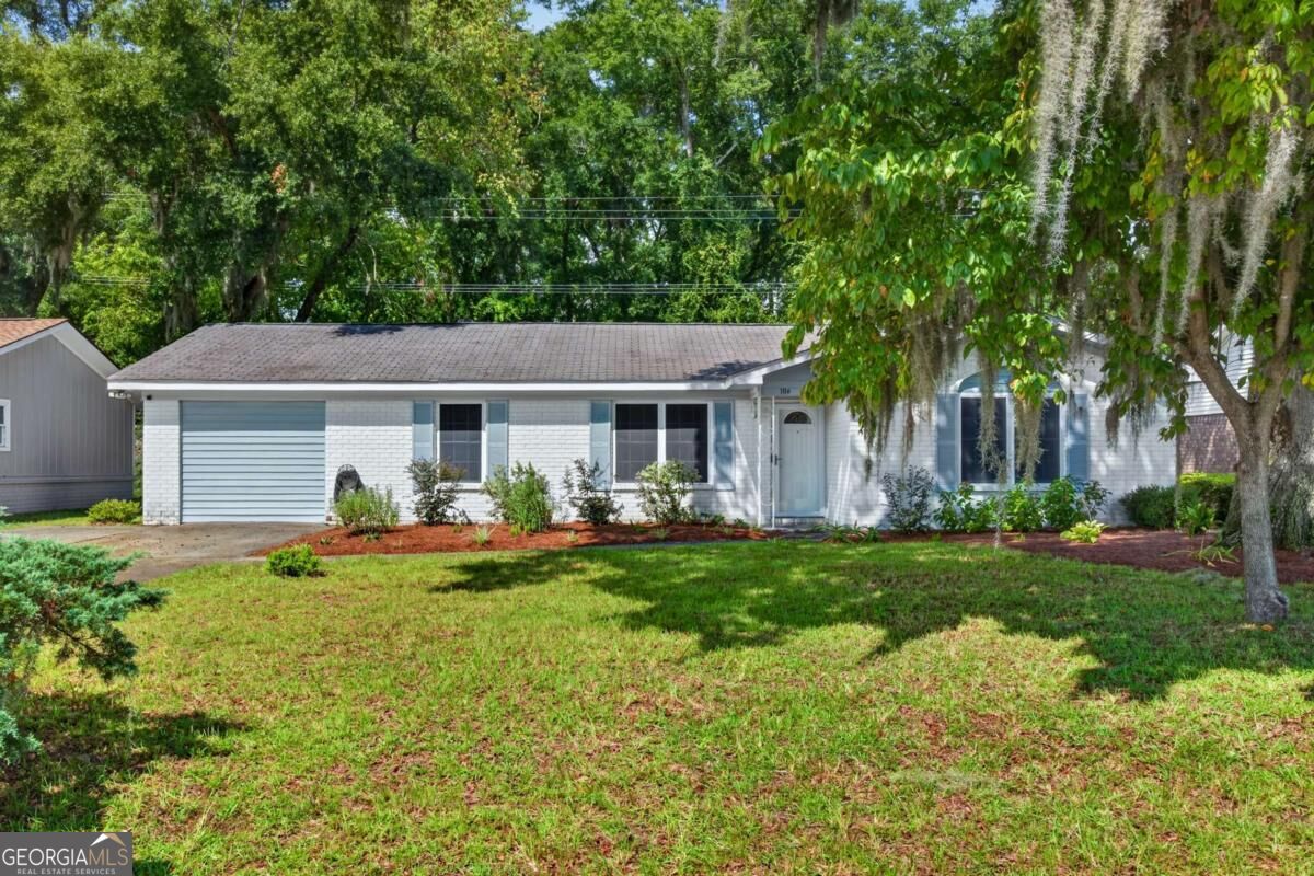 106 Greenbriar Drive Property Photo 1