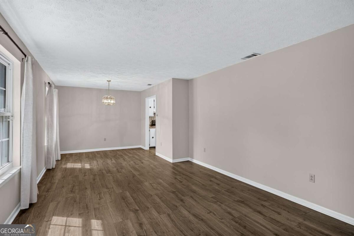 106 Greenbriar Drive Property Photo 6