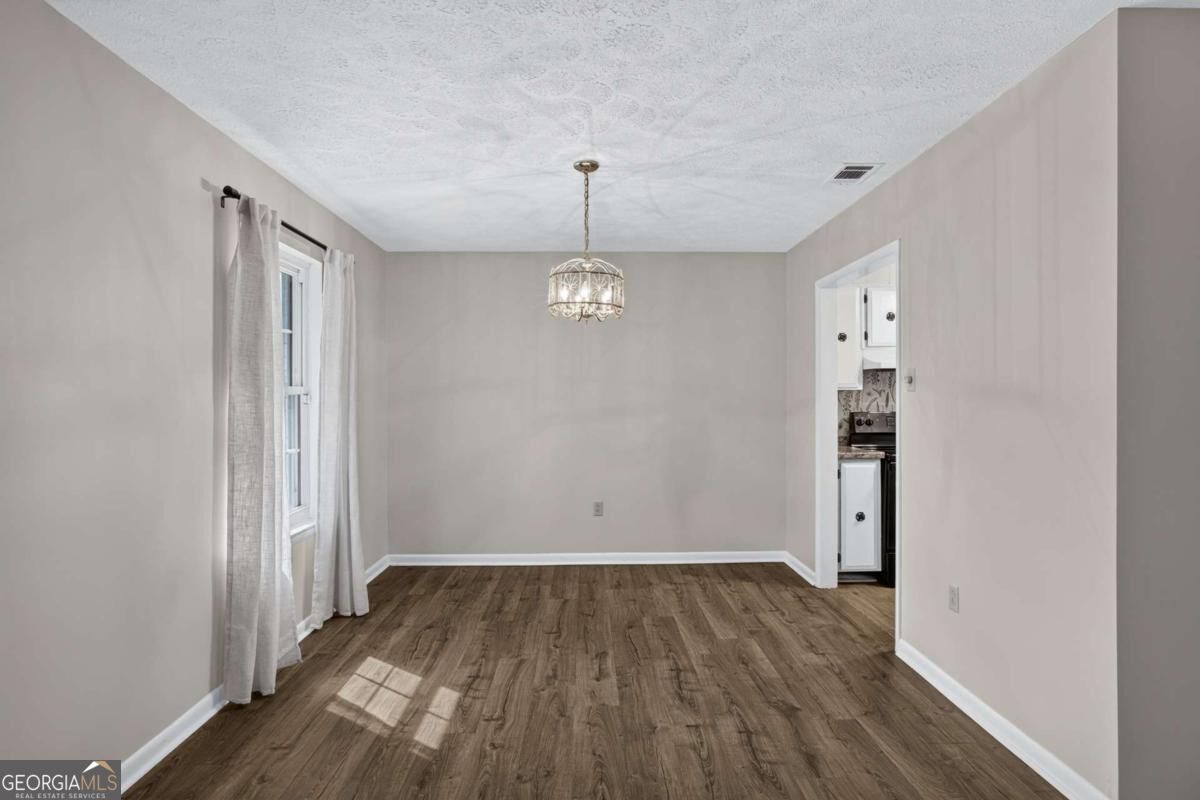 106 Greenbriar Drive Property Photo 8