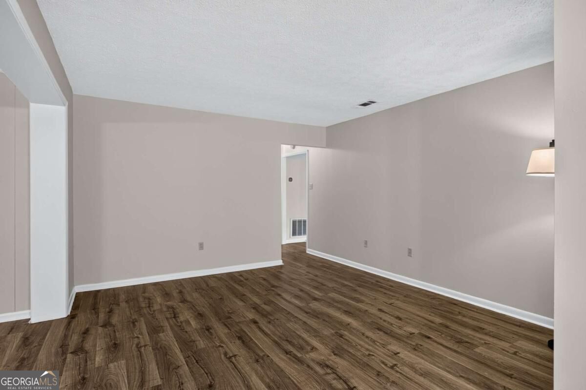 106 Greenbriar Drive Property Photo 15