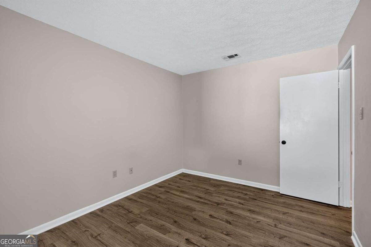 106 Greenbriar Drive Property Photo 27