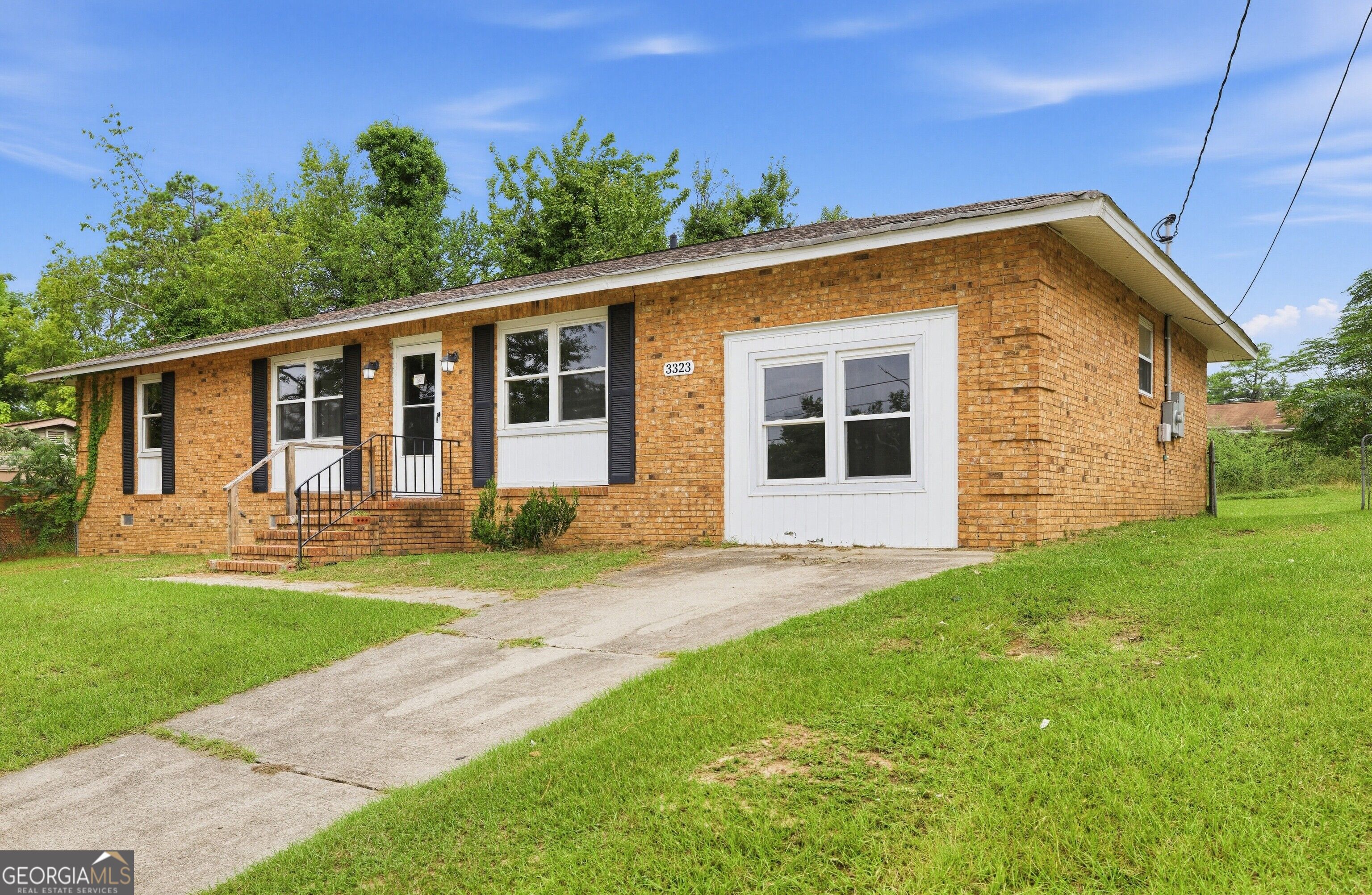 3323 Hillis Road Property Photo 2