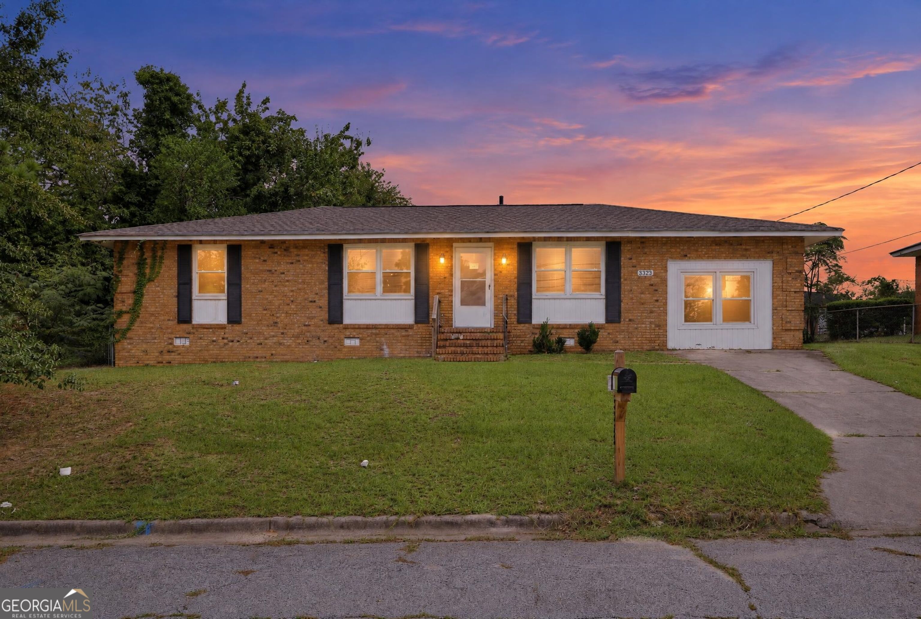 3323 Hillis Road Property Photo 6