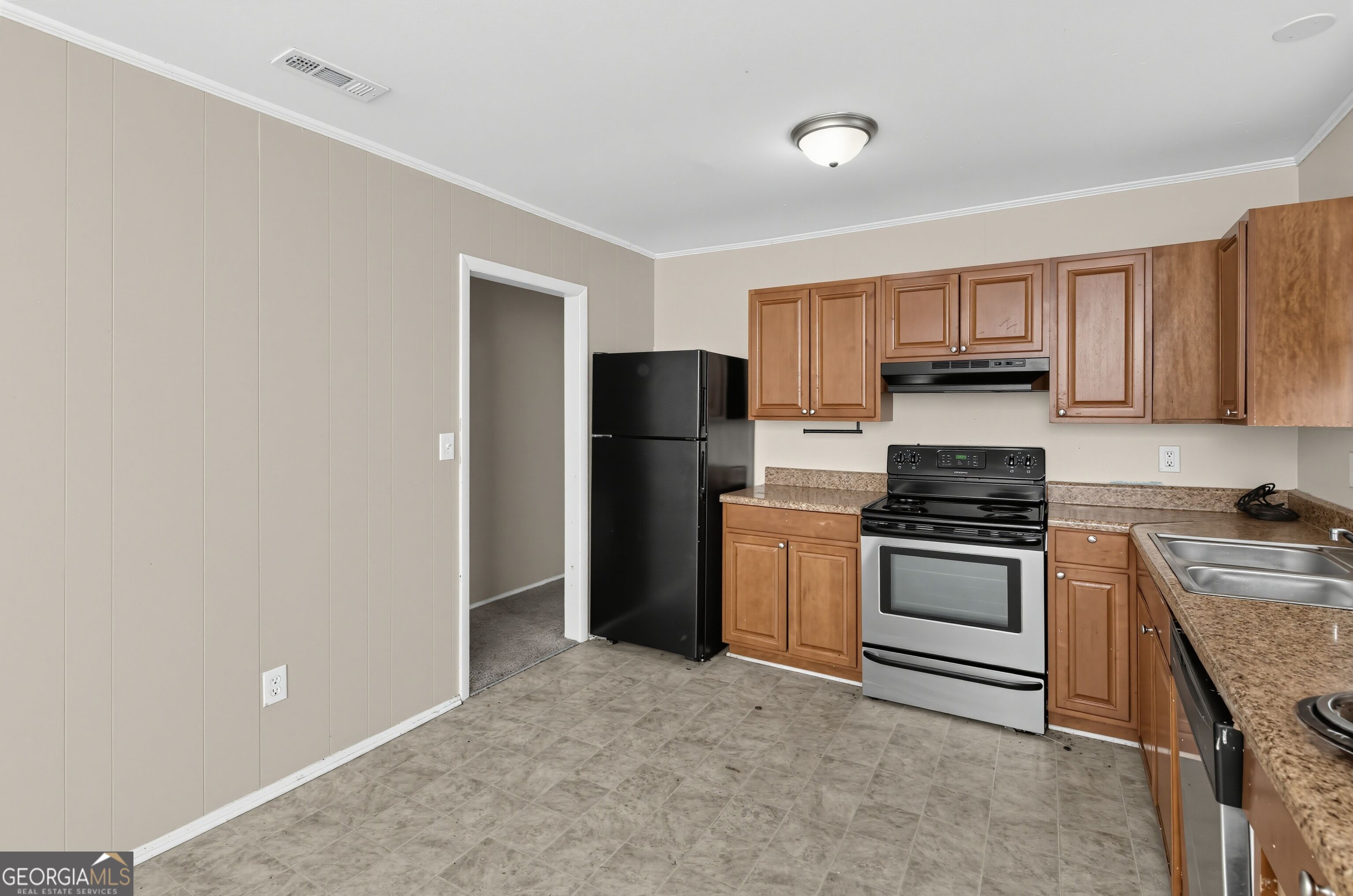 3323 Hillis Road Property Photo 10