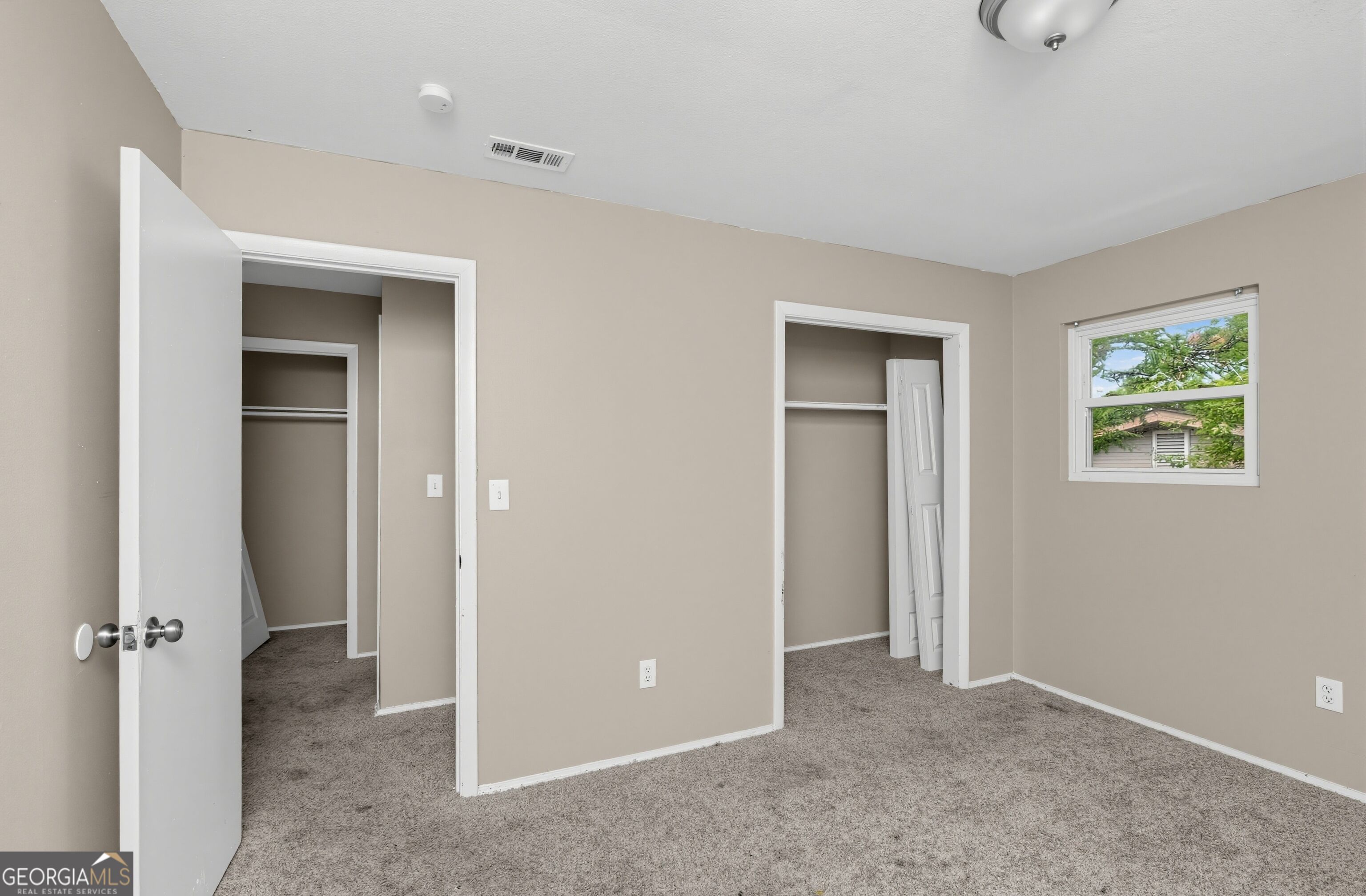 3323 Hillis Road Property Photo 14