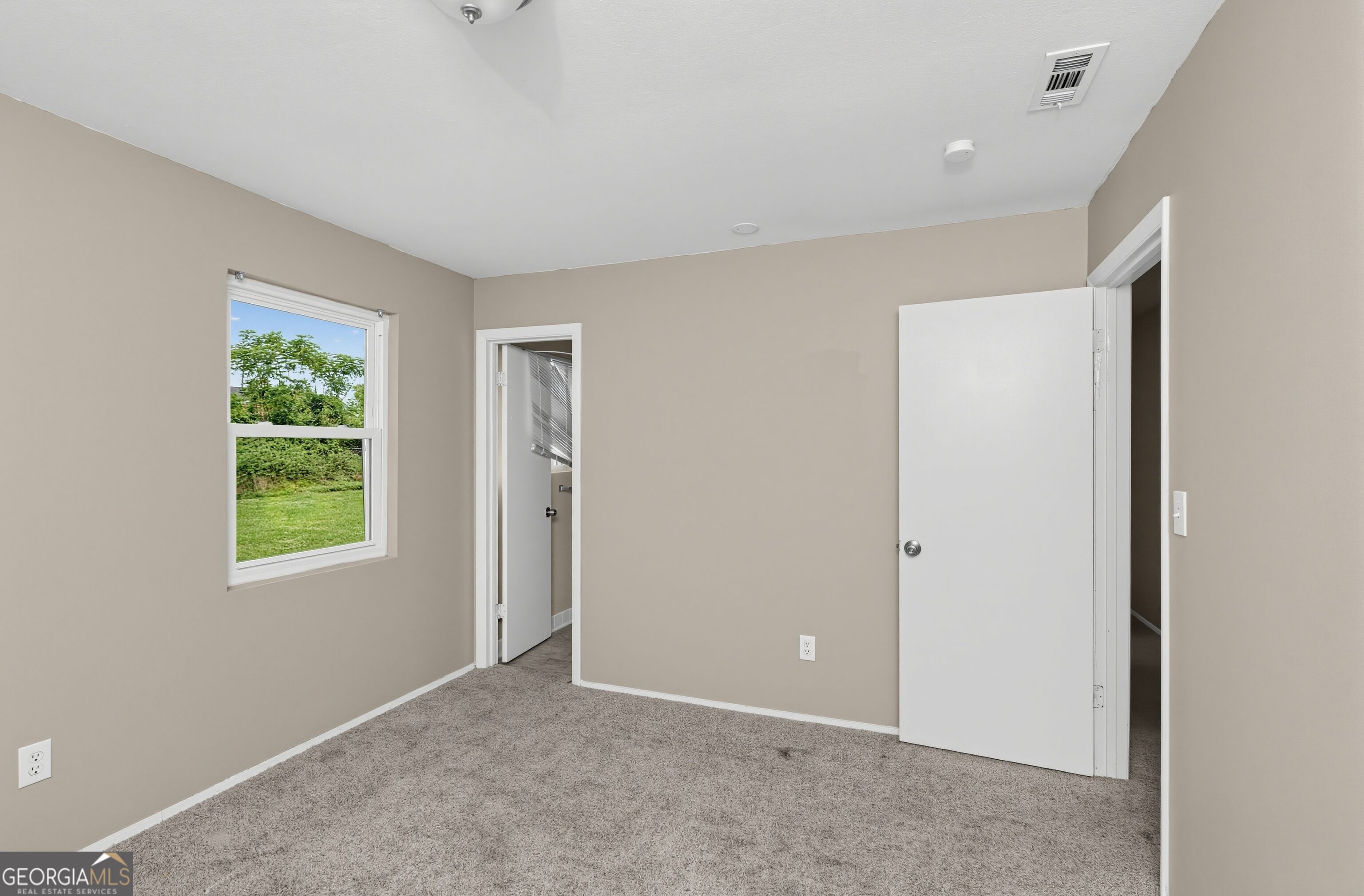 3323 Hillis Road Property Photo 15