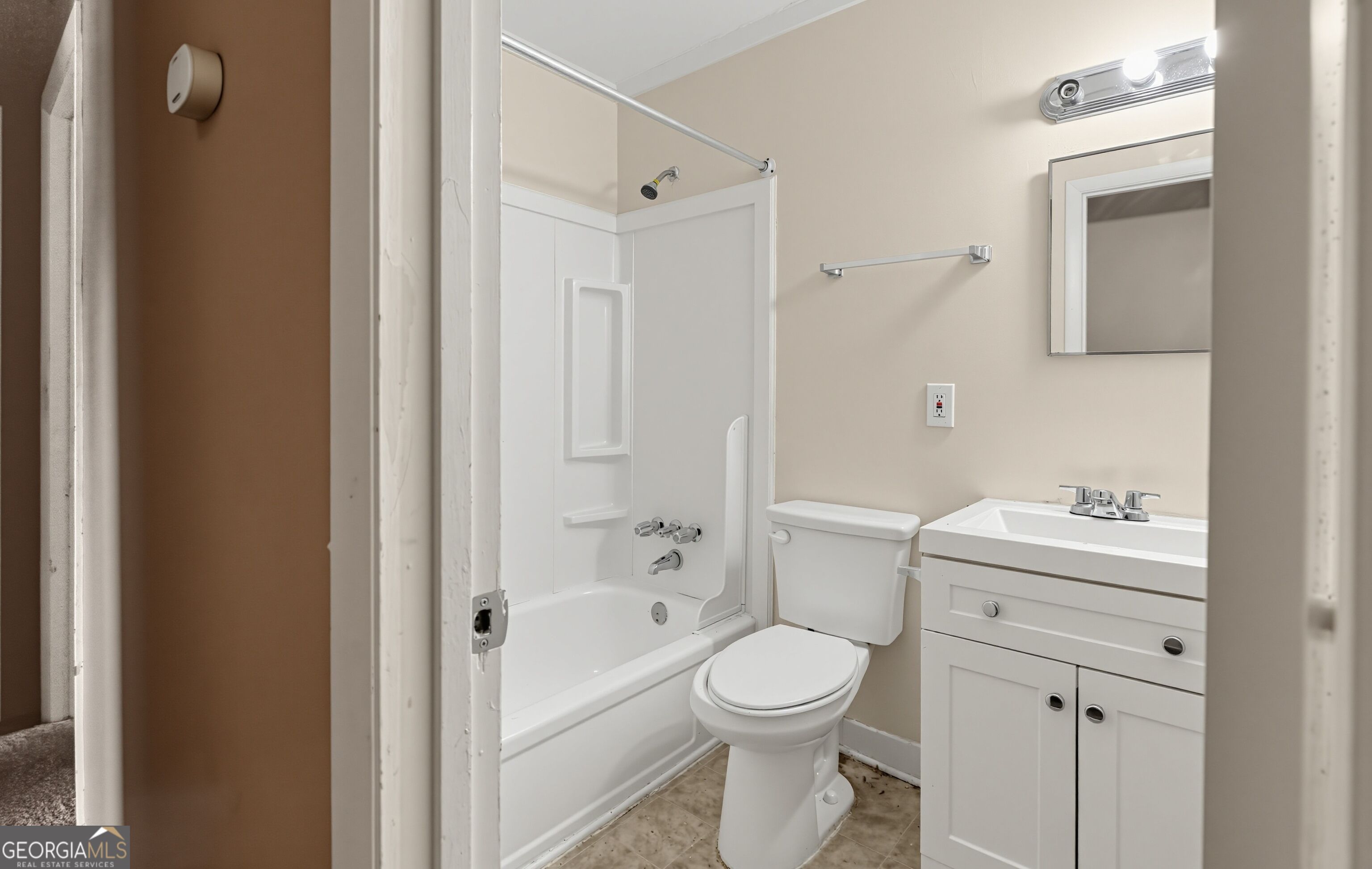 3323 Hillis Road Property Photo 16