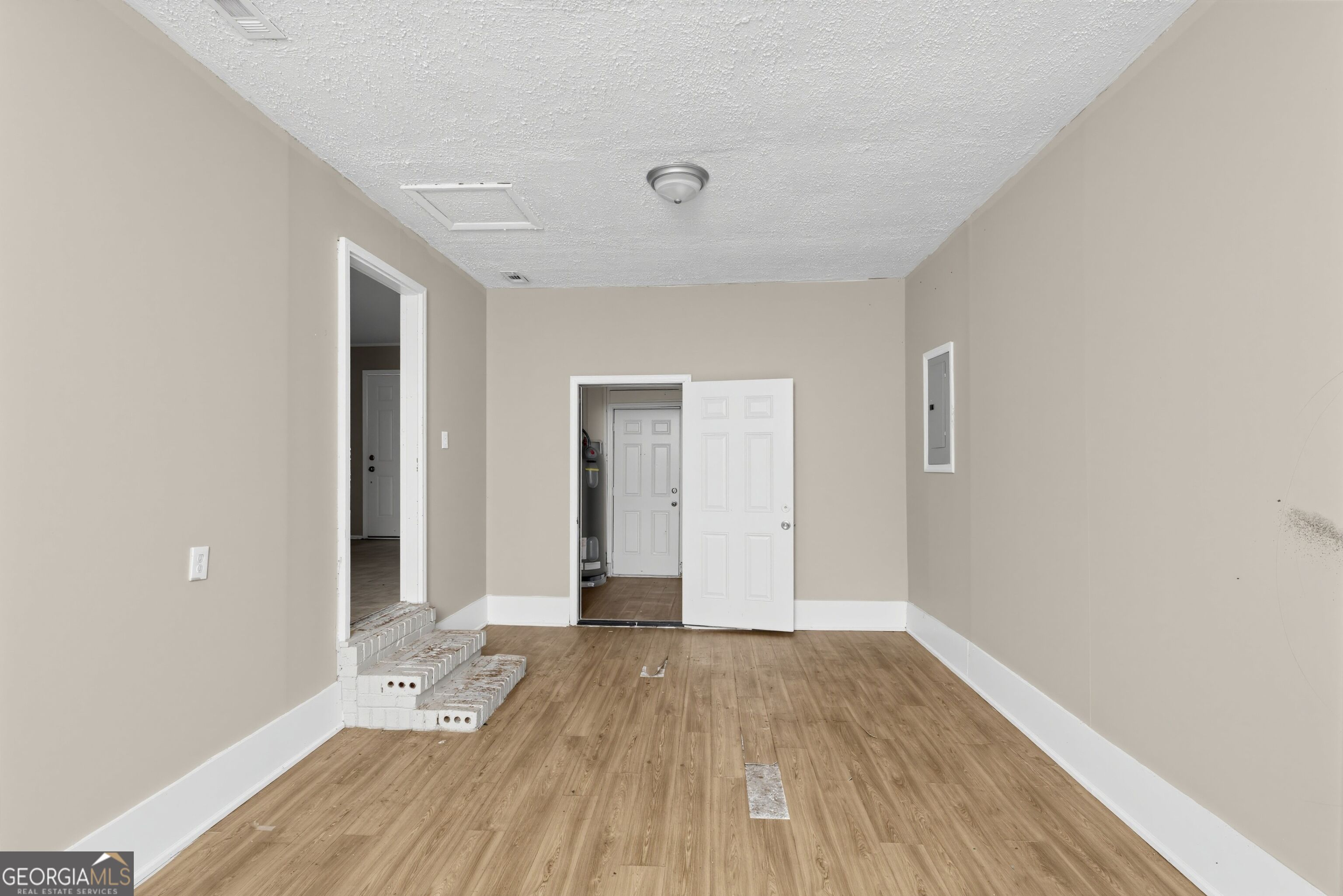 3323 Hillis Road Property Photo 20