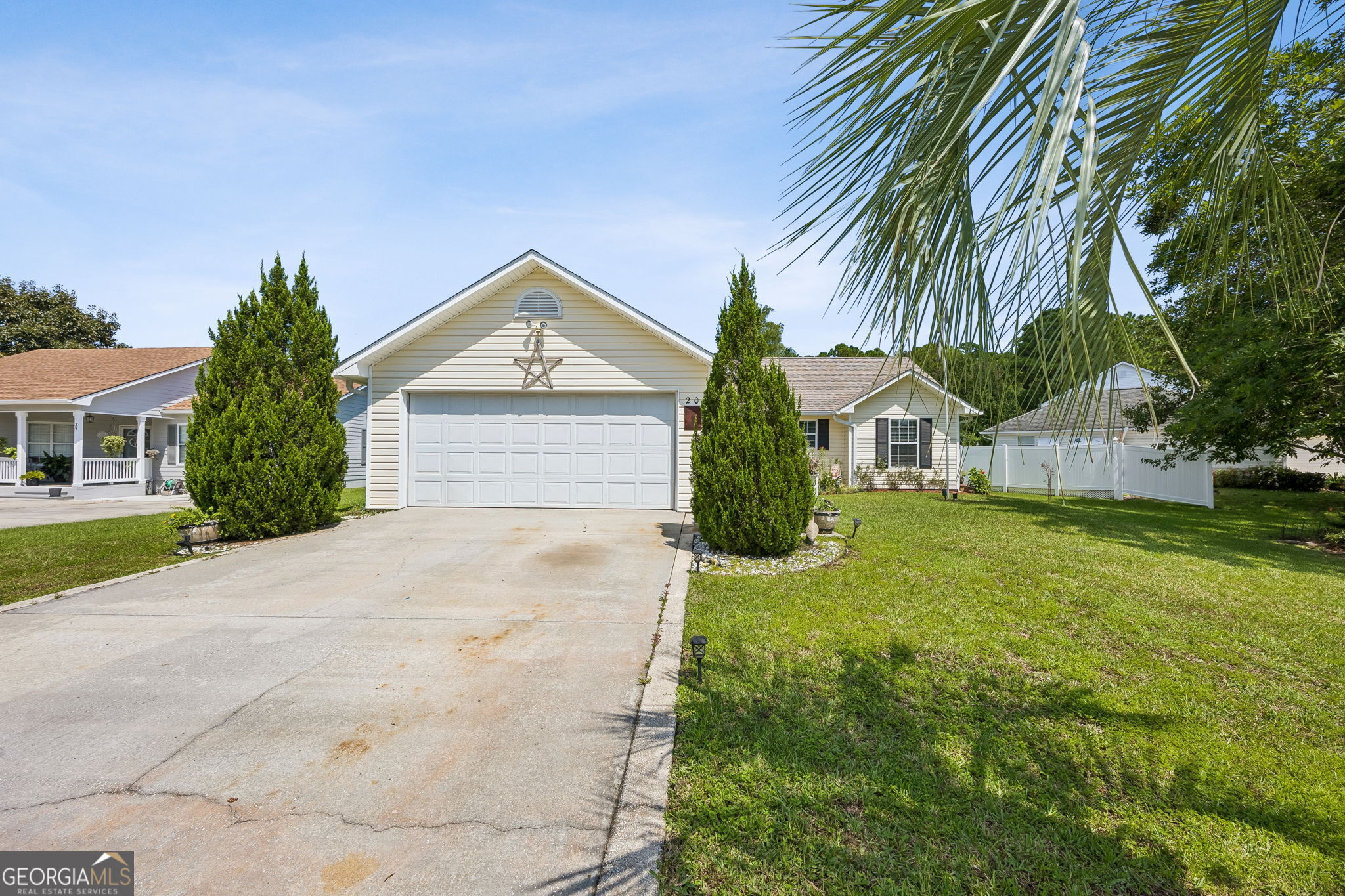 20 Lakefront Drive Property Photo 1