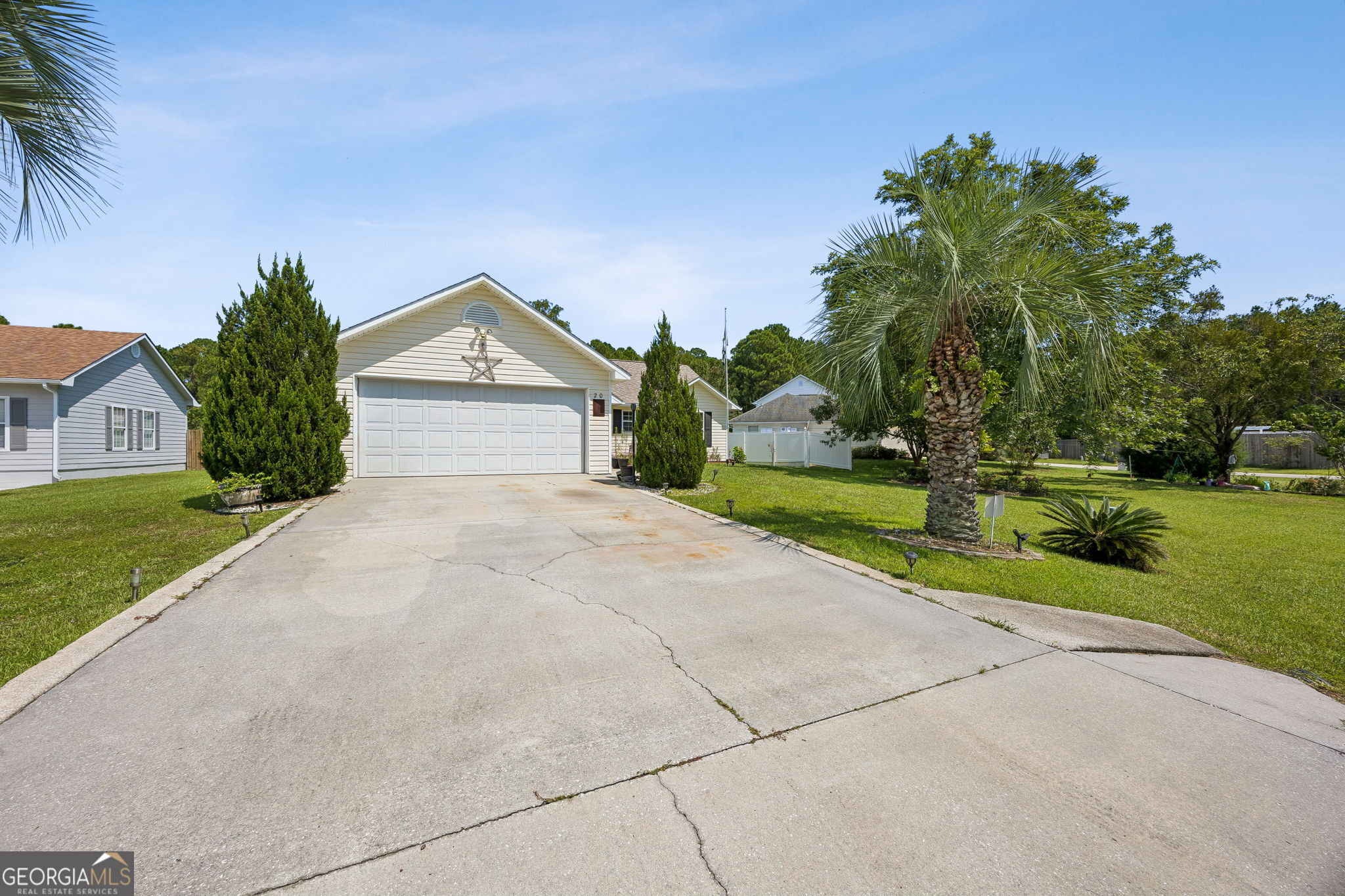 20 Lakefront Drive Property Photo 2
