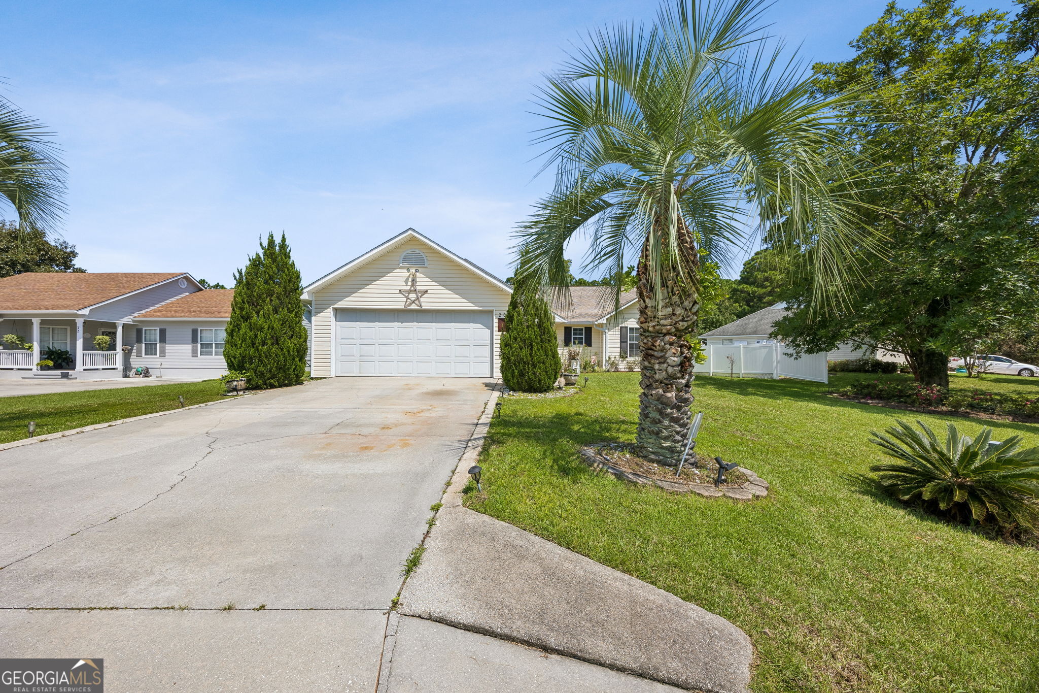 20 Lakefront Drive Property Photo 3