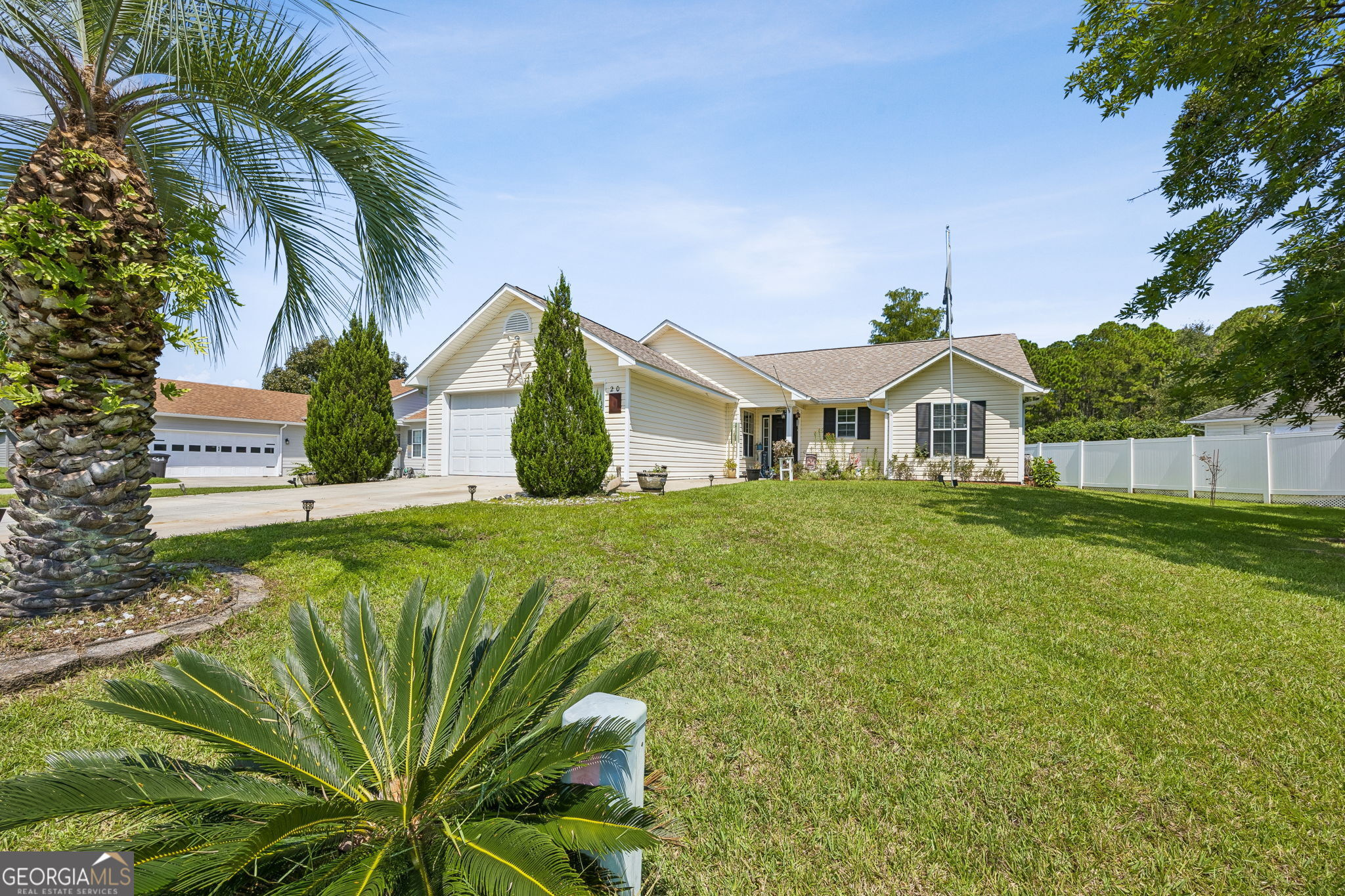20 Lakefront Drive Property Photo 4