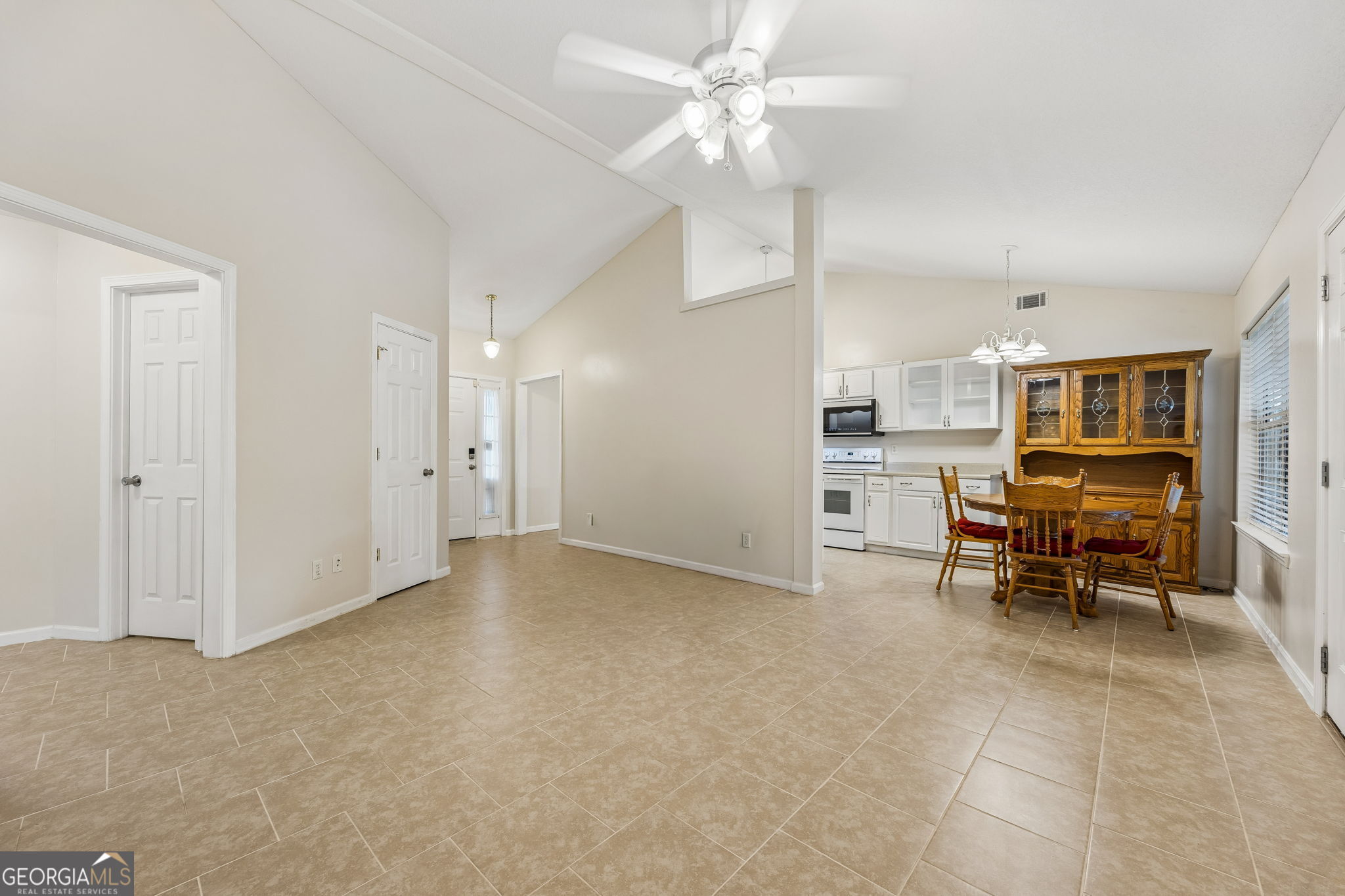 20 Lakefront Drive Property Photo 9
