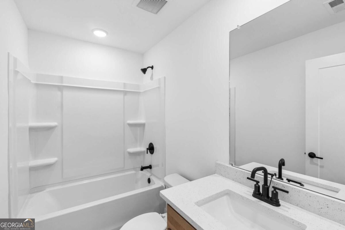 222 Redbud Road Property Photo 15