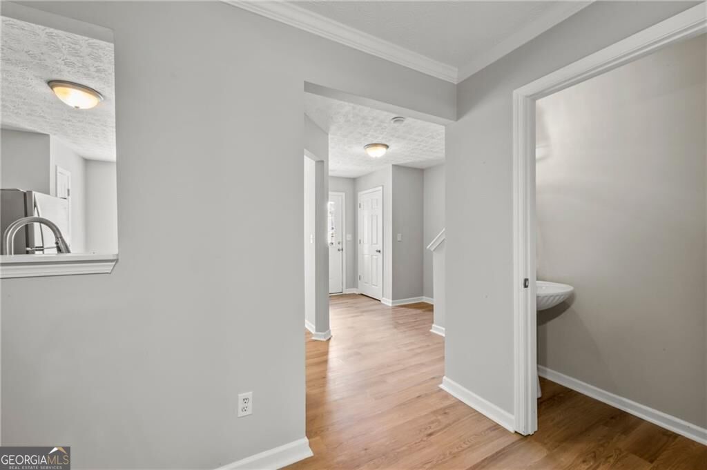 2754 Valley Green Drive Property Photo 3