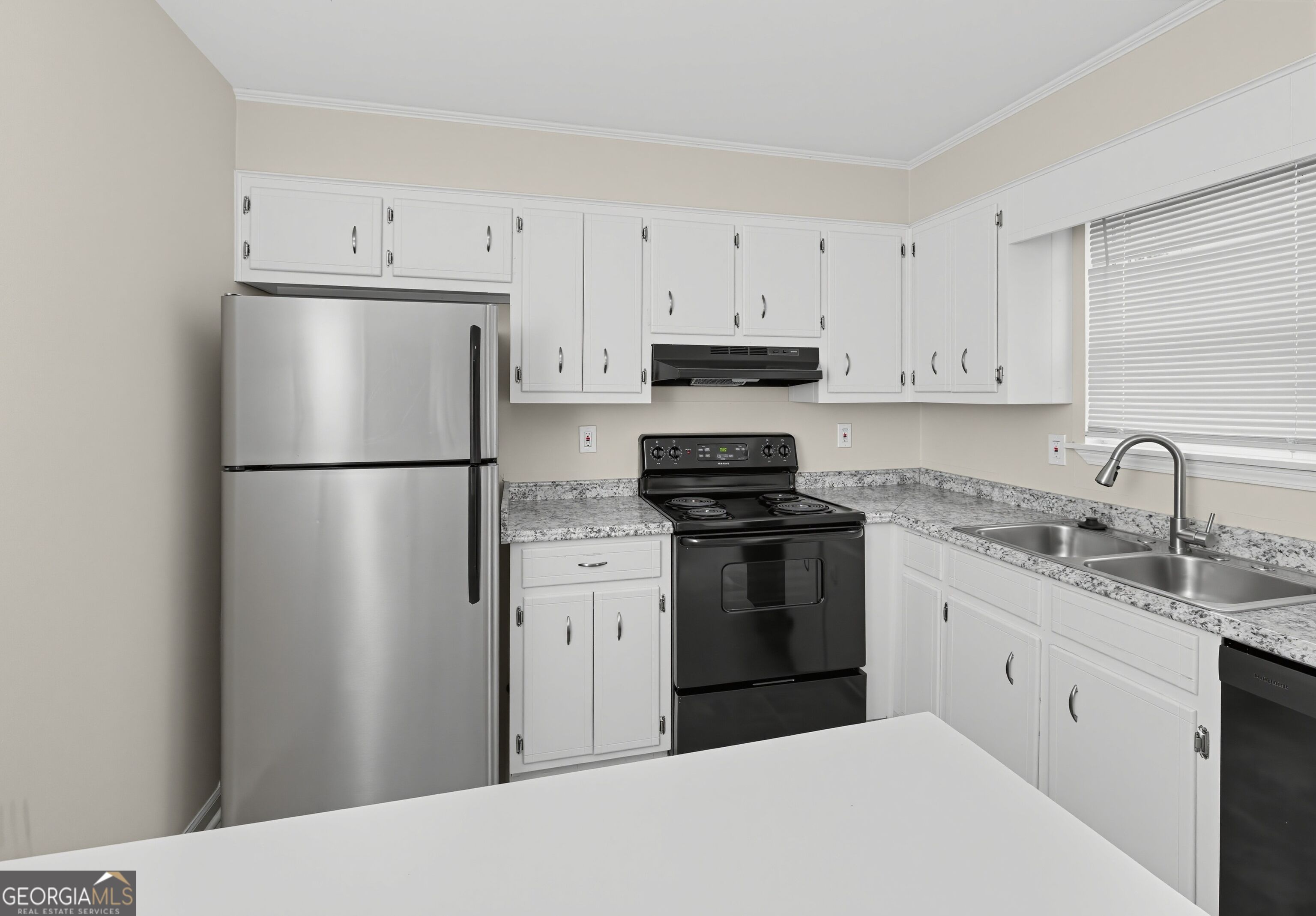 1856 Formosa Drive Property Photo 11
