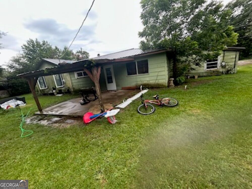 990 S Main Street Property Photo 4