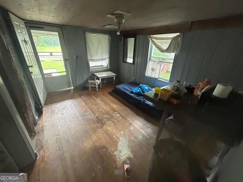990 S Main Street Property Photo 6