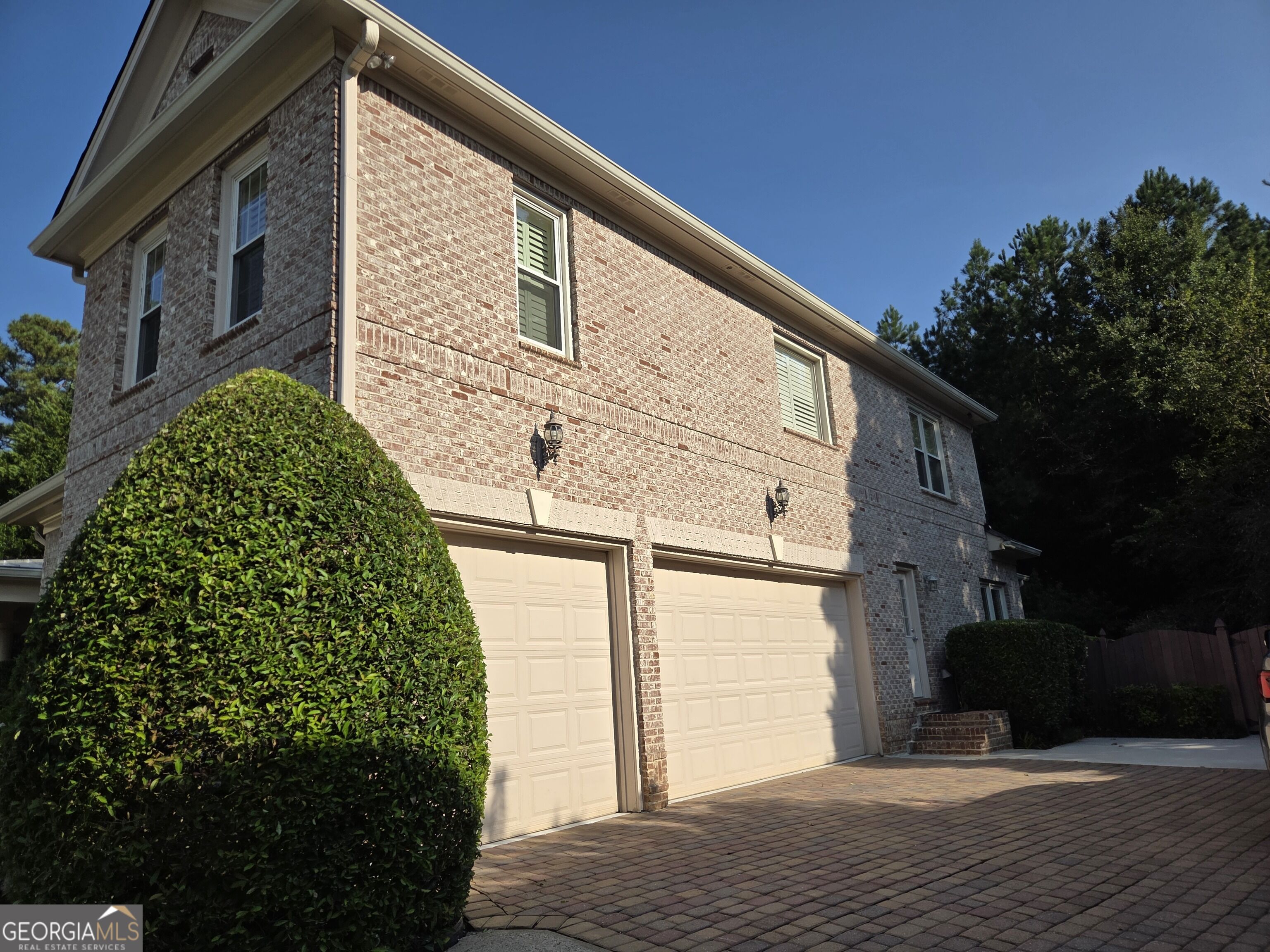 4690 Prestbury Drive Property Photo 2