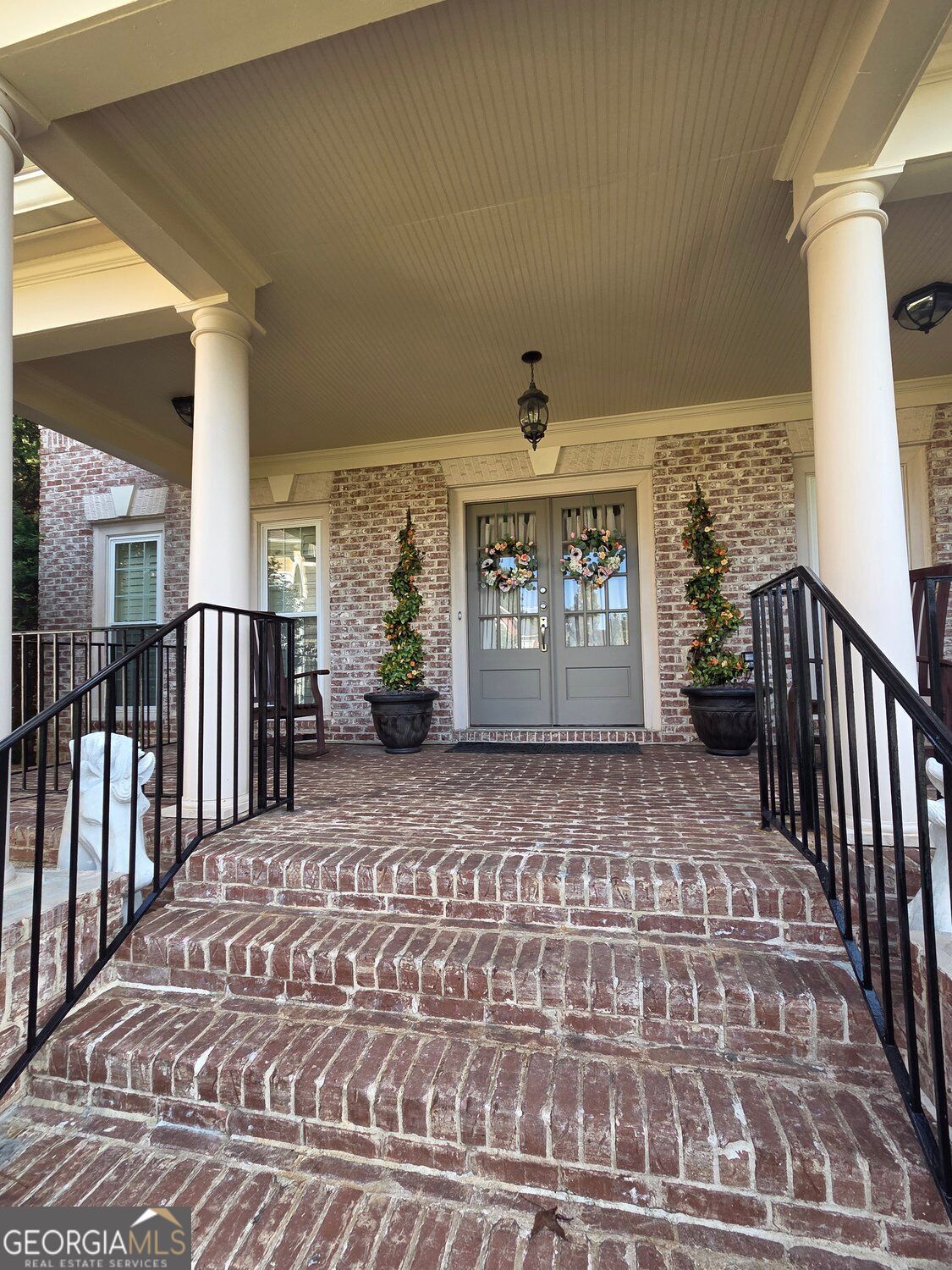4690 Prestbury Drive Property Photo 3