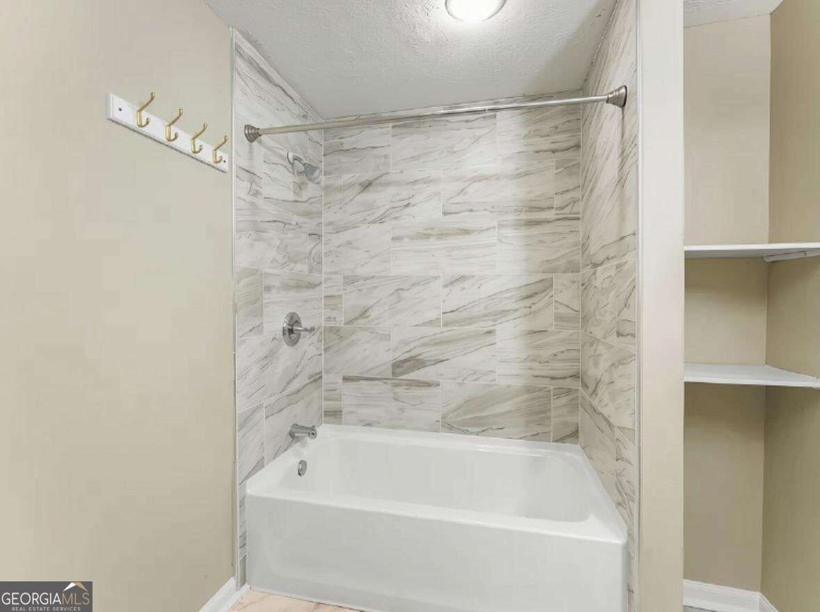2304 Avalon Avalon Road Property Photo 3