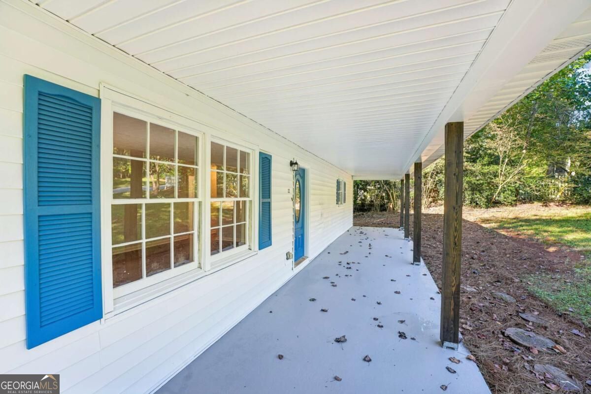 22 Oak Circle Property Photo 5