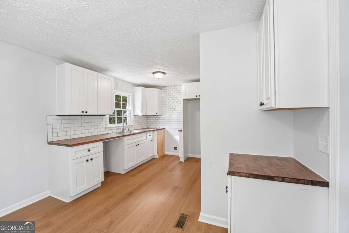 22 Oak Circle Property Photo 13